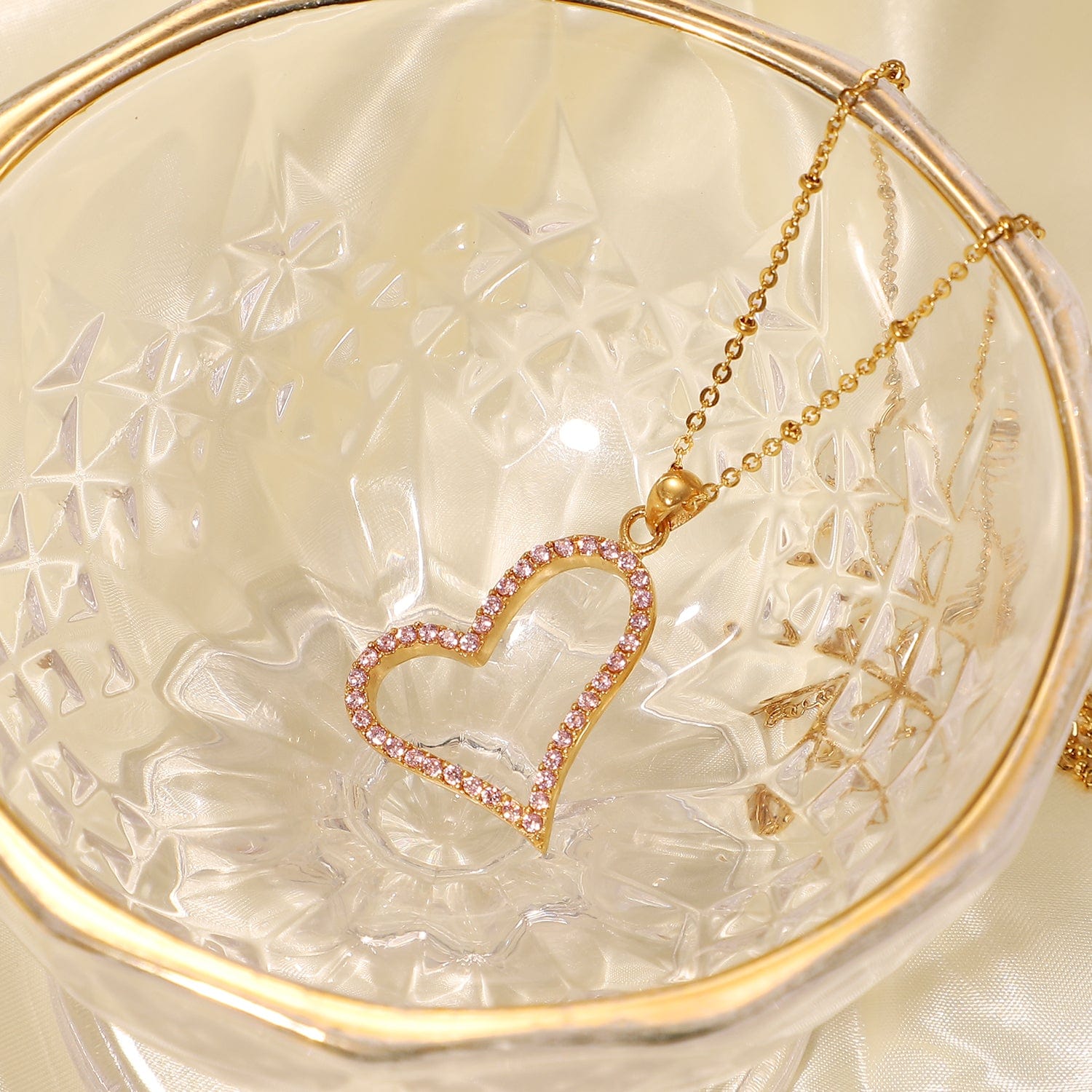Sophisticated Mi Amore chains, a statement piece to enhance your style. Explore the best chains in Trinidad and Tobago jewelry