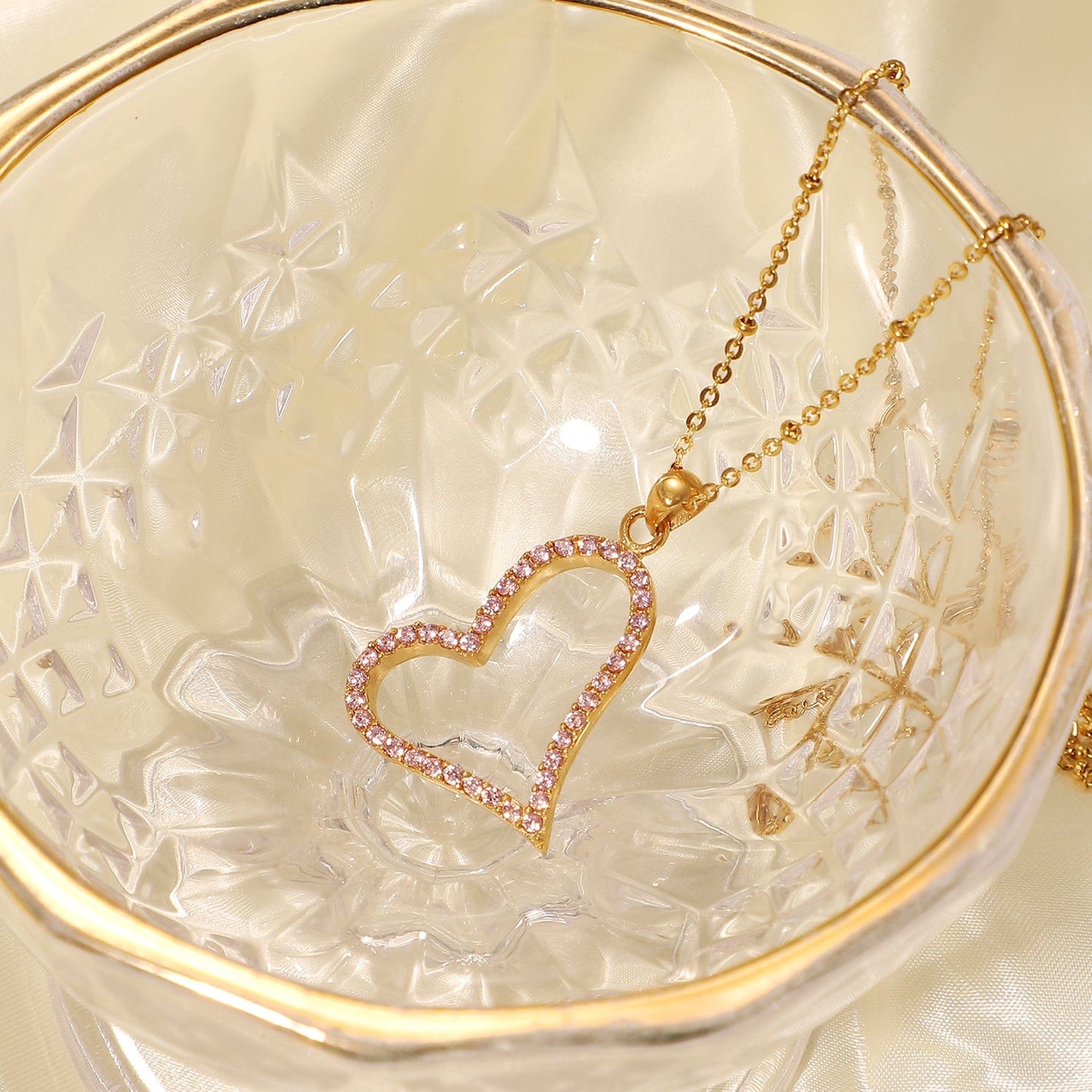 Sophisticated Mi Amore chains, a statement piece to enhance your style. Explore the best chains in Trinidad and Tobago jewelry