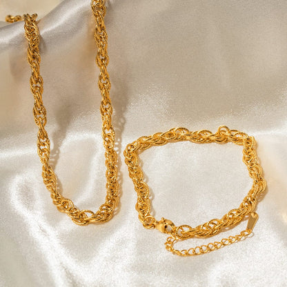 Luxurious Mi Amore gold jewelry, a timeless addition to your collection. Find the finest gold jewelry in Trinidad and Tobago.